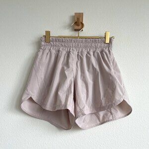 Lululemon Hotty Hot High-Rise Lined 4" Shorts in Rose - Size 6